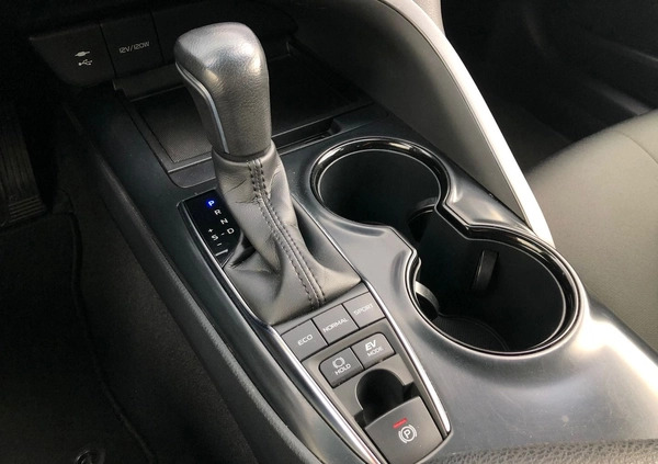 Toyota Camry cena 107900 przebieg: 97621, rok produkcji 2020 z Nowe Miasteczko małe 529
